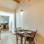 Basil's Barn Tatil Evi