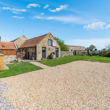 Basil's Barn ويتبي